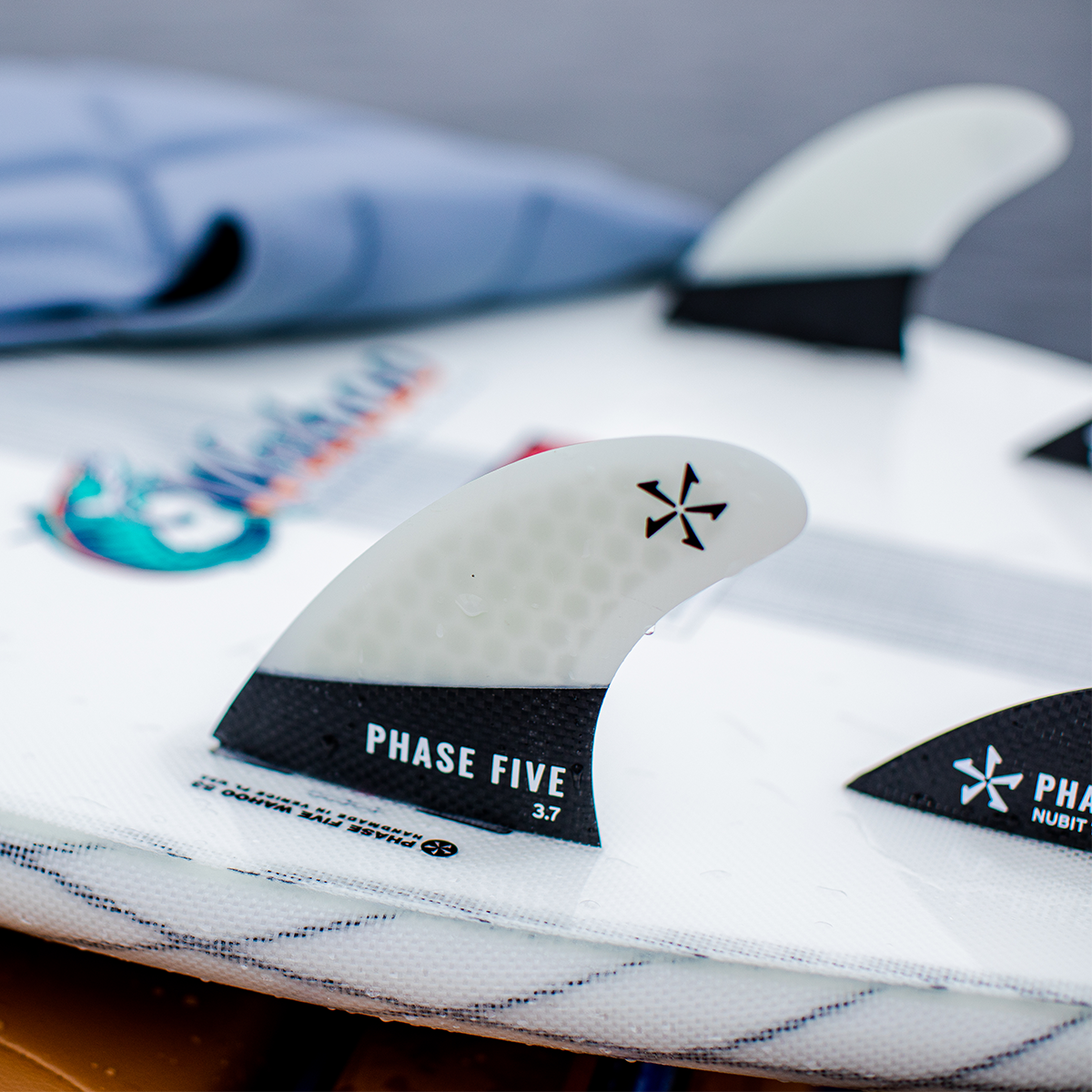 PHASE FIVE CARBON 3.7 quadro FIN SET (*color may vary)